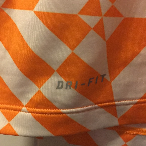 Nike Pro Dri-fit workout tank NWOT - Picture 3 of 4